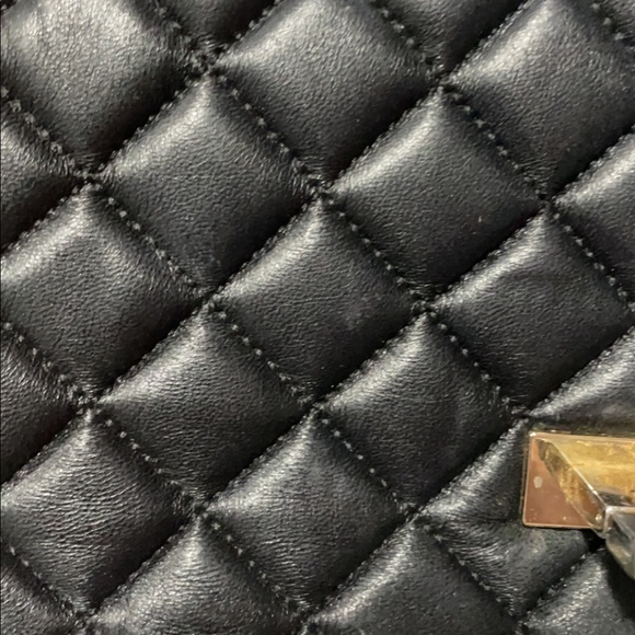 Michael Kors Bag you can wear two way (shown in video) - Picture 5 of 9